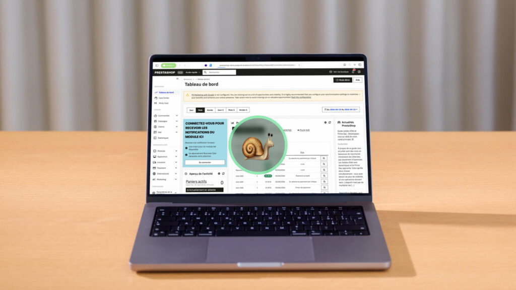 Ordinateur portable affichant le tableau de bord du back-office PrestaShop, avec un escargot au centre de l’écran