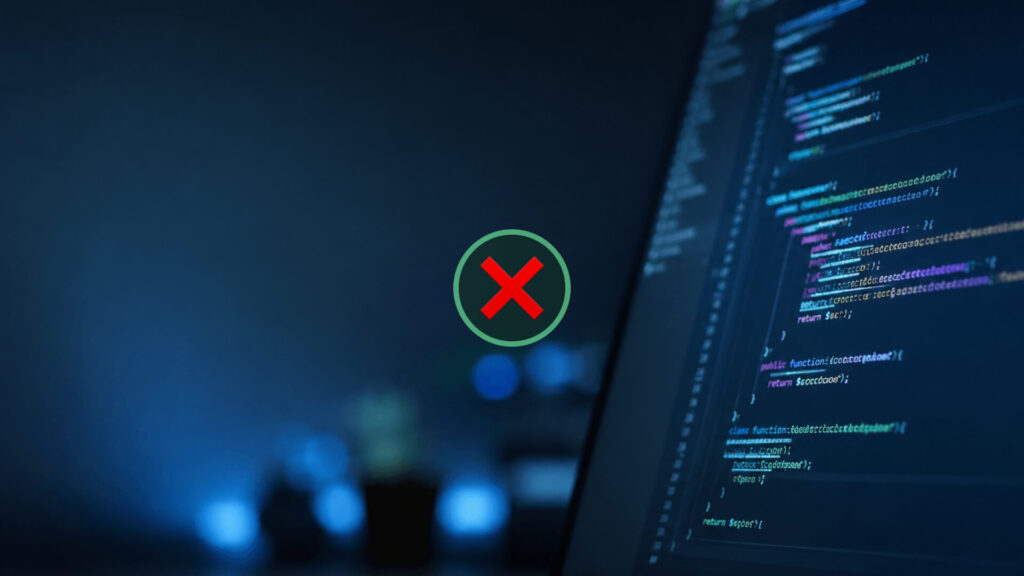 Code PHP sur un écran sombre aux reflets bleus, avec une croix rouge dans un cercle vert